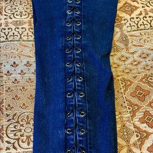 Super Cute Woman’s Pull on Blue Jeans (see notes)